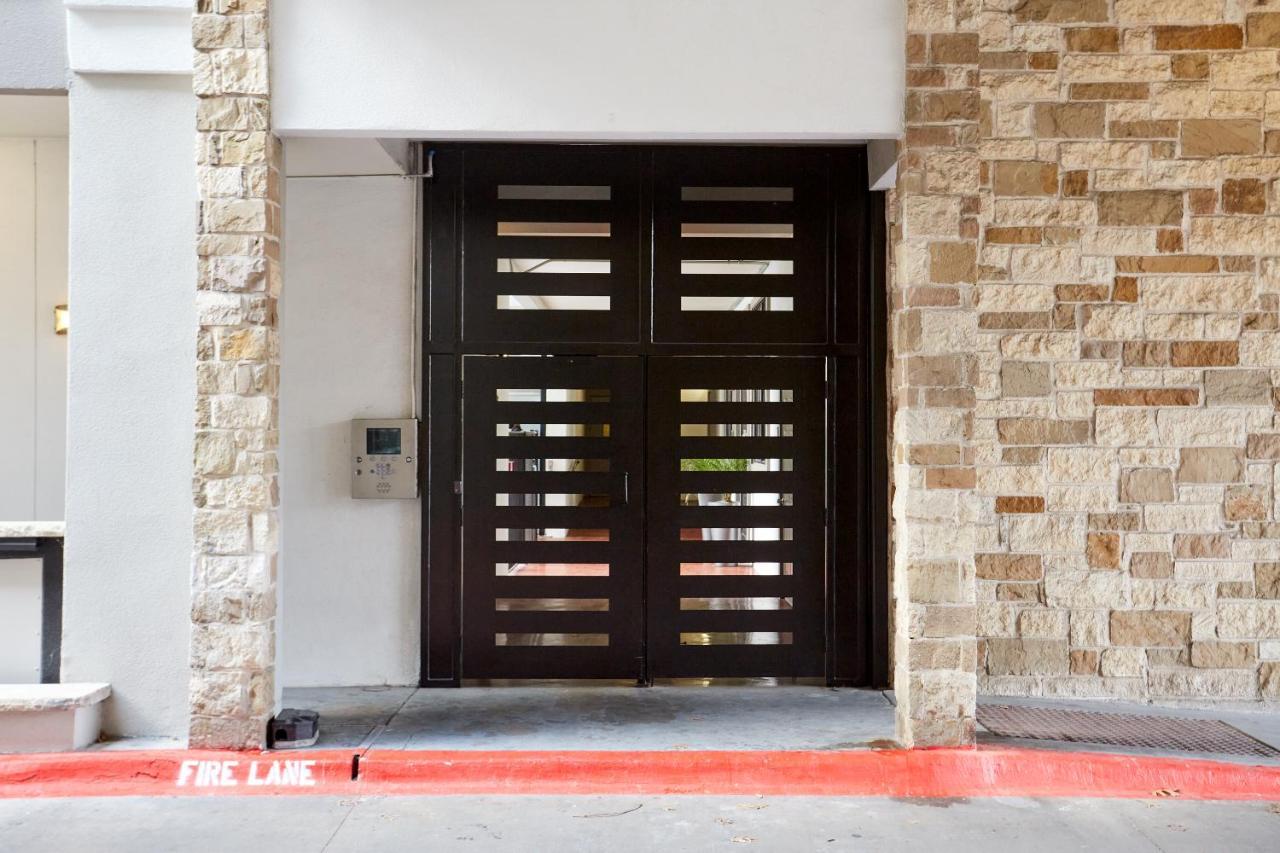 Sonder At Crescent Aparthotel Austin Exterior photo